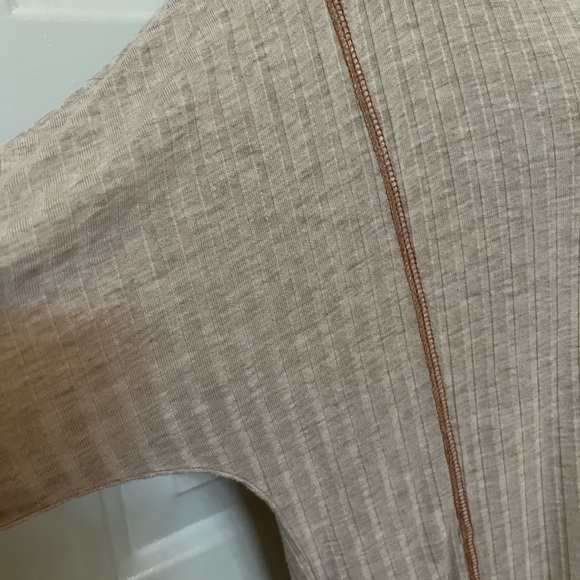 V-neck ribbed, tan top with brown stitching - Picture 3 of 7